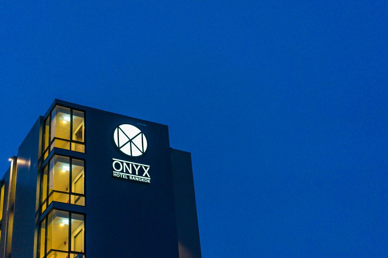 Onix Hotel Bangkok Exterior foto